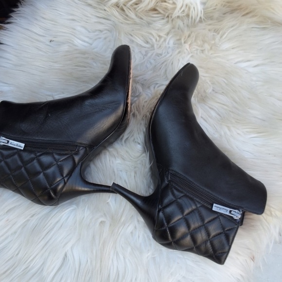 Brooks‎ Brothers black leather quilted ankle boots 7.5 - Picture 7 of 12